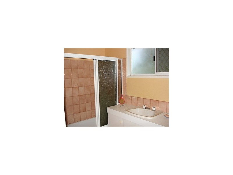 38 Brighton Rd, Macleay Island QLD 4184