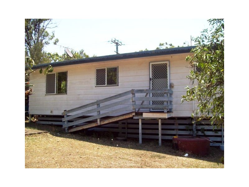 38 Brighton Rd, Macleay Island QLD 4184