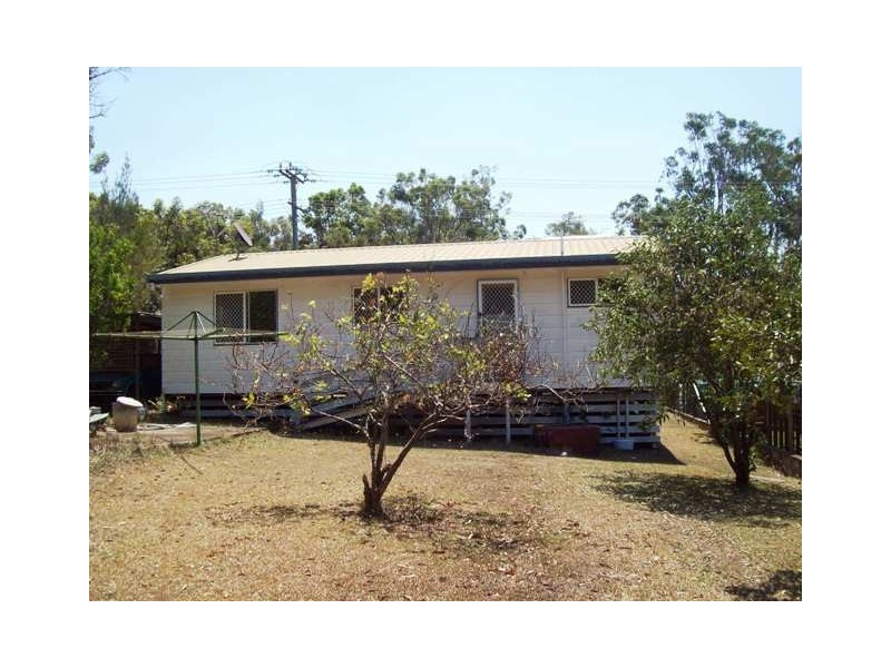 38 Brighton Rd, Macleay Island QLD 4184