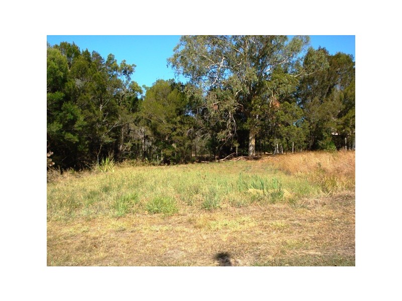 6 Heath Street, Macleay Island QLD 4184