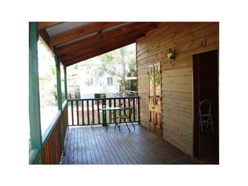 25 Paula Parade, Lamb Island QLD 4184