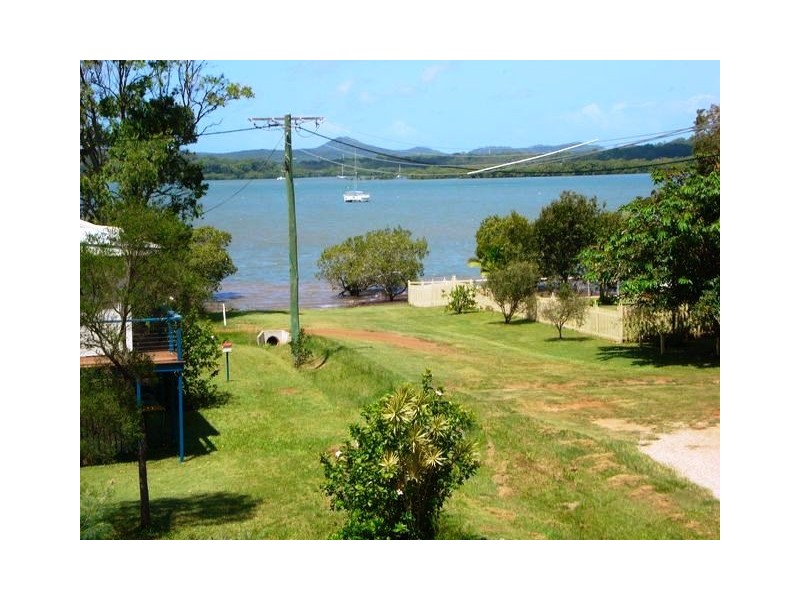 30 Paula Parade, Lamb Island QLD 4184