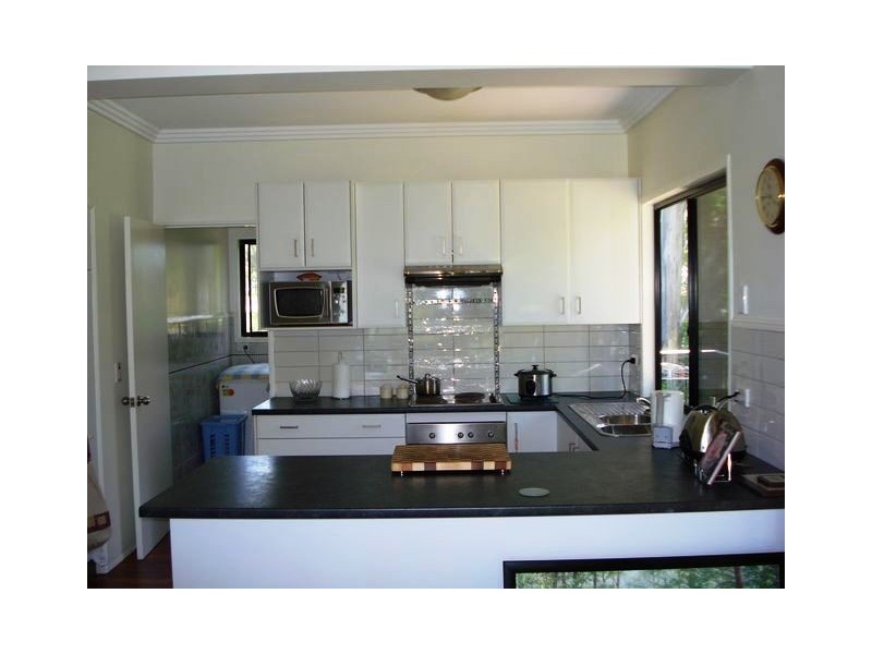 30 Paula Parade, Lamb Island QLD 4184
