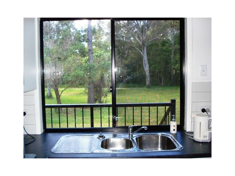 30 Paula Parade, Lamb Island QLD 4184