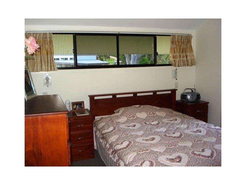 30 Paula Parade, Lamb Island QLD 4184
