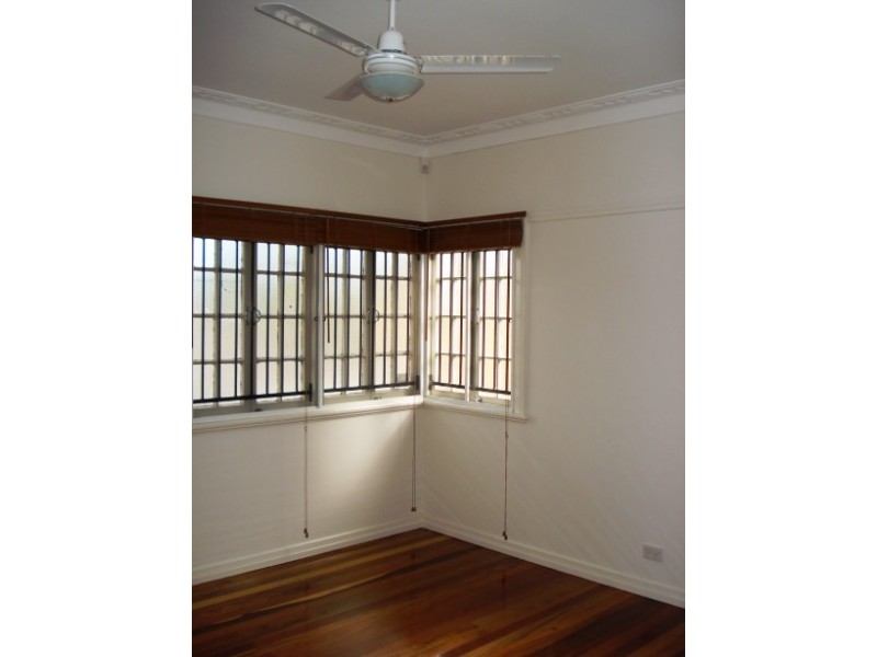 3 June Parade, Lamb Island QLD 4184