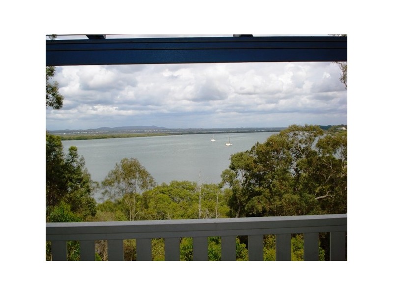 27 Cliff Terrace, Macleay Island QLD 4184