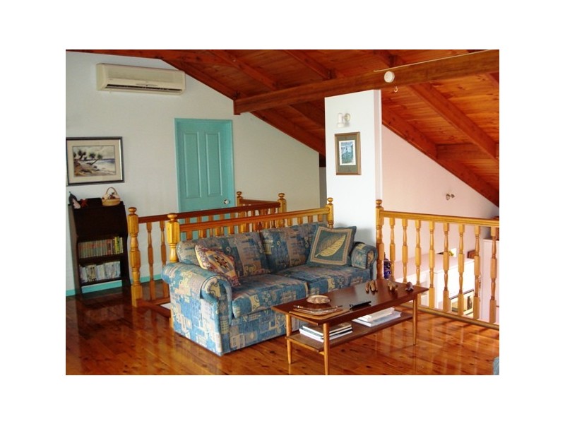 27 Cliff Terrace, Macleay Island QLD 4184