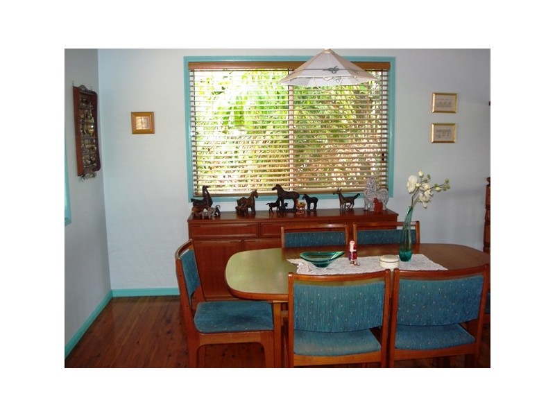 27 Cliff Terrace, Macleay Island QLD 4184