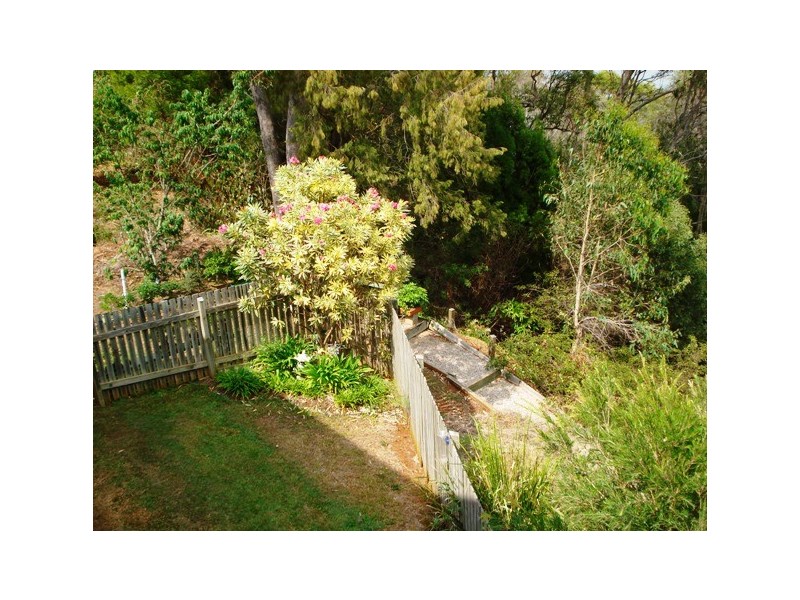 27 Cliff Terrace, Macleay Island QLD 4184