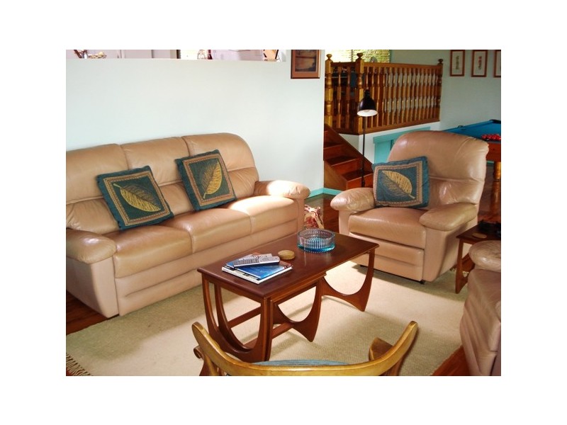 27 Cliff Terrace, Macleay Island QLD 4184