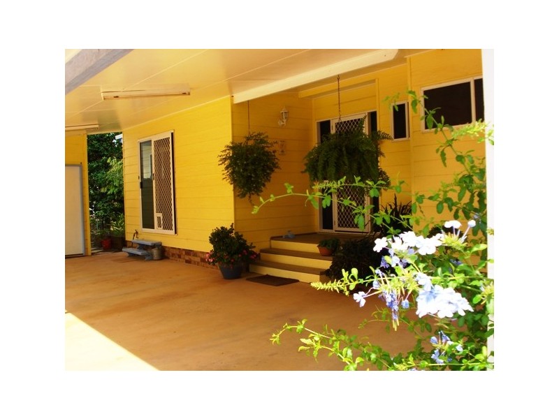 27 Cliff Terrace, Macleay Island QLD 4184