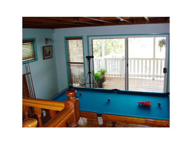 27 Cliff Terrace, Macleay Island QLD 4184