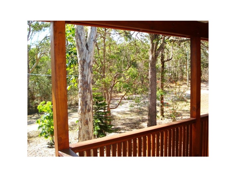 10 Rhodes Street, Macleay Island QLD 4184