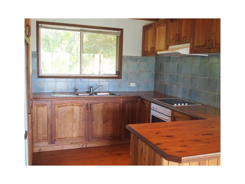 106 High Central Road, Macleay Island QLD 4184