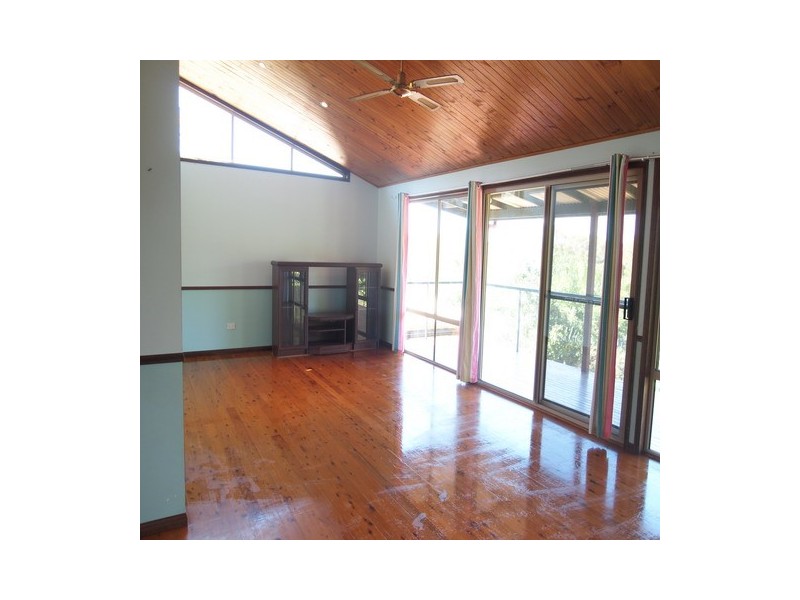 106 High Central Road, Macleay Island QLD 4184