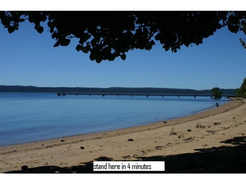 9 Citron Street, Macleay Island QLD 4184
