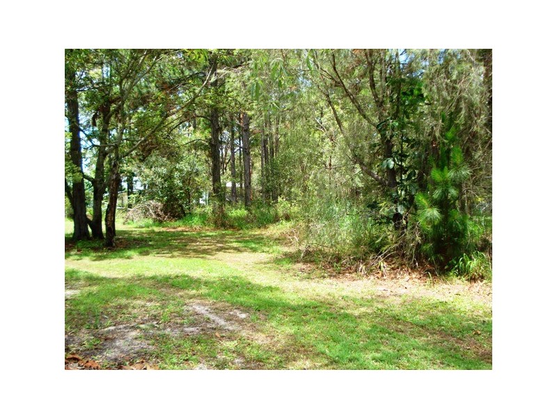 24 Nugent Street, Macleay Island QLD 4184