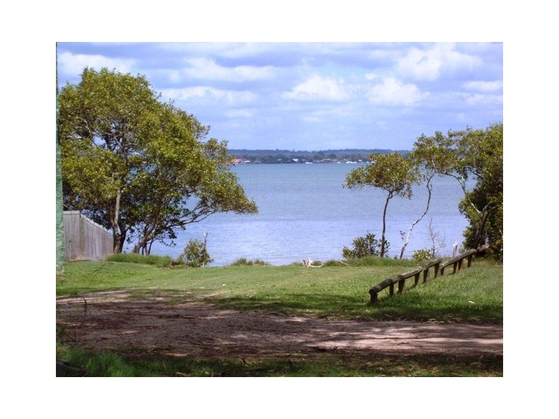 15 Orana St, Macleay Island QLD 4184