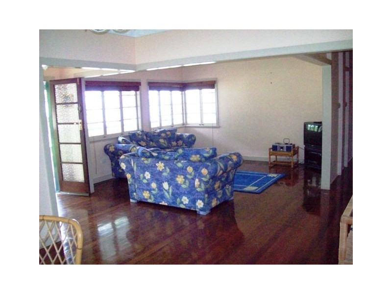 15 Orana St, Macleay Island QLD 4184