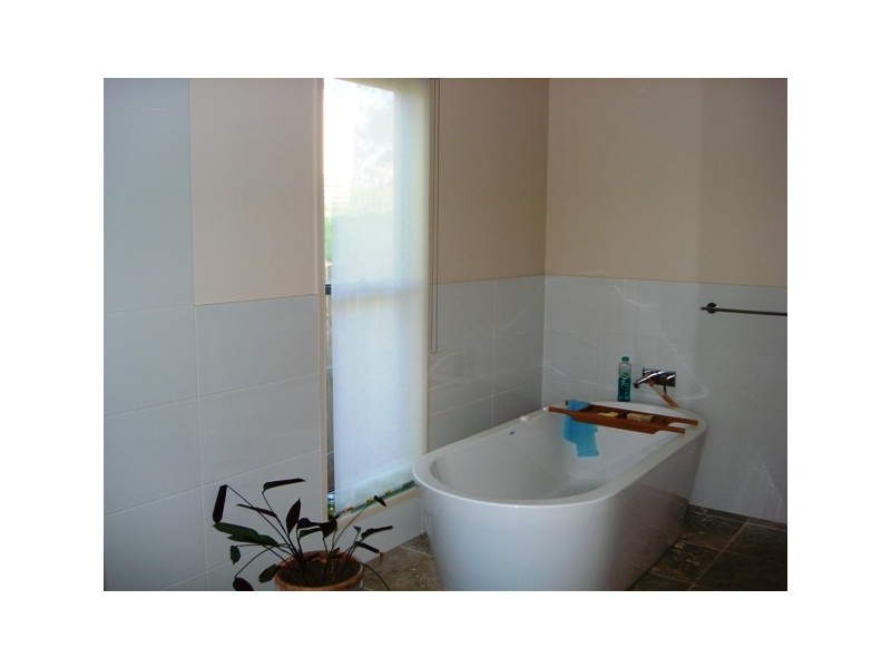 155 Lucas Drive, Lamb Island QLD 4184