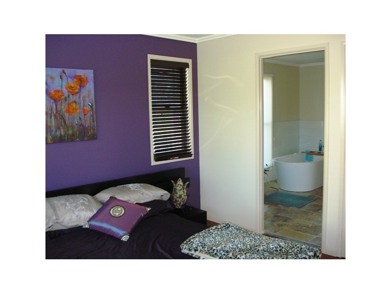 155 Lucas Drive, Lamb Island QLD 4184