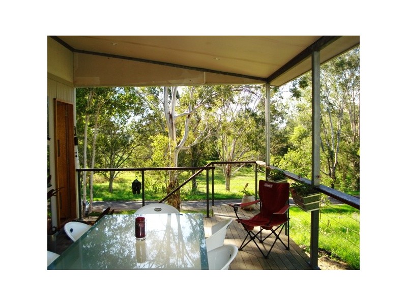 155 Lucas Drive, Lamb Island QLD 4184