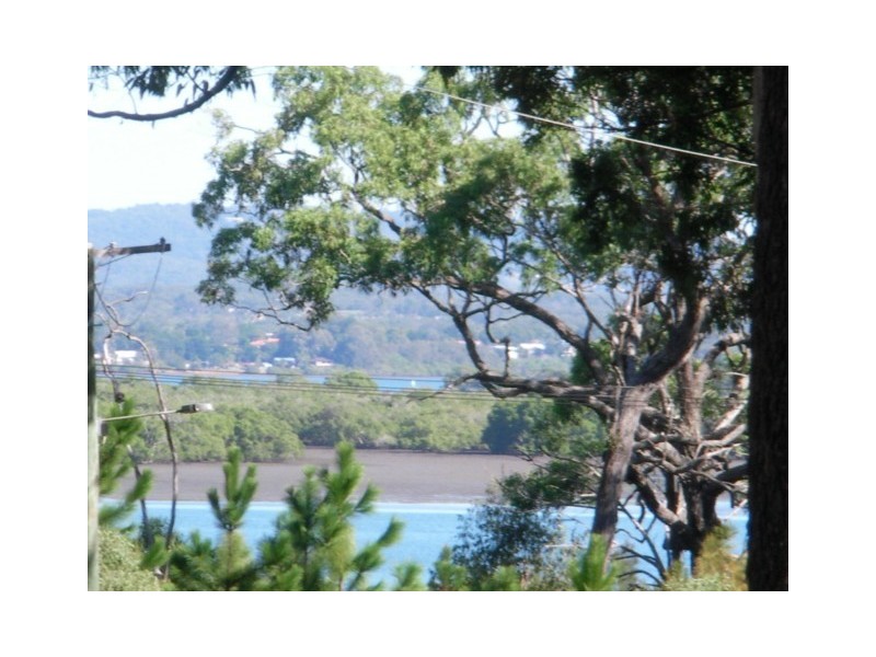 19 Parakeet Street, Macleay Island QLD 4184