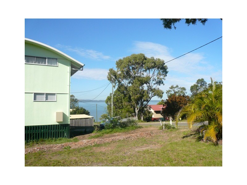 25 Oomool Street, Macleay Island QLD 4184