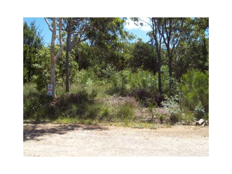 27 Ashton Street, Macleay Island QLD 4184