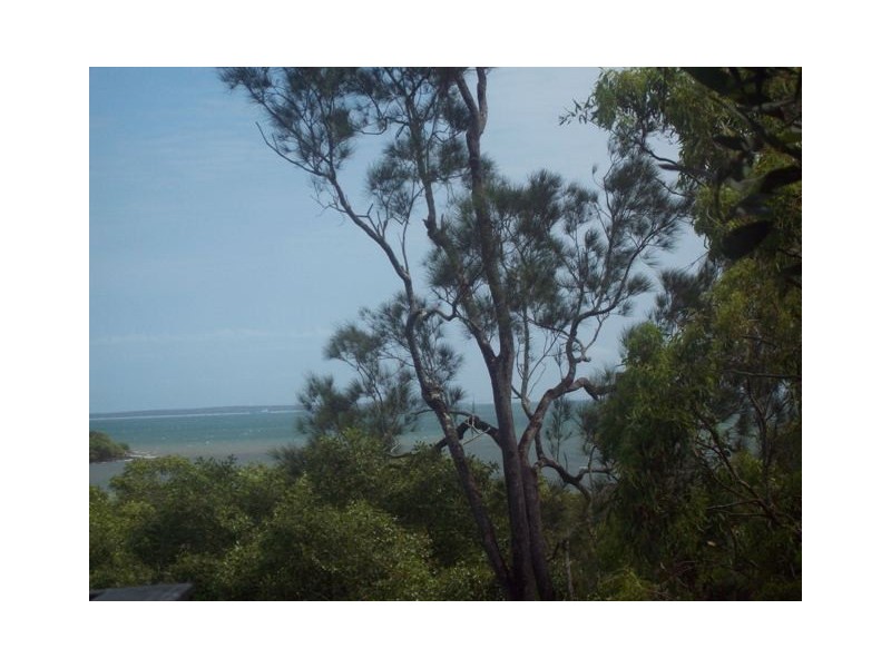 19 Coorong Street, Macleay Island QLD 4184