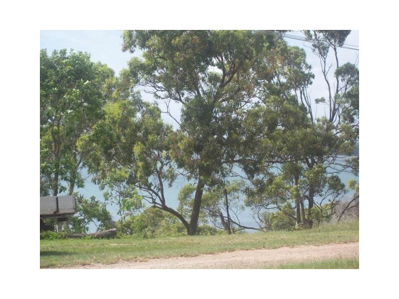 19 Coorong Street, Macleay Island QLD 4184