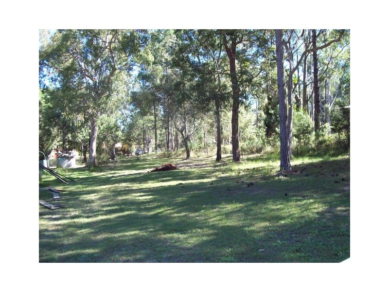 33 Nugent Street, Macleay Island QLD 4184