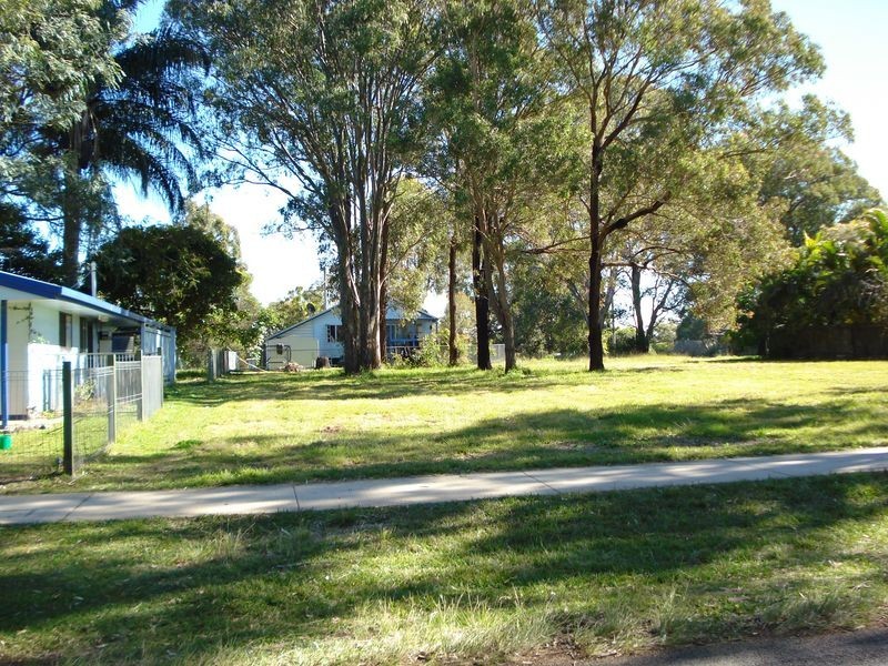28 Lucas Drive, Lamb Island QLD 4184
