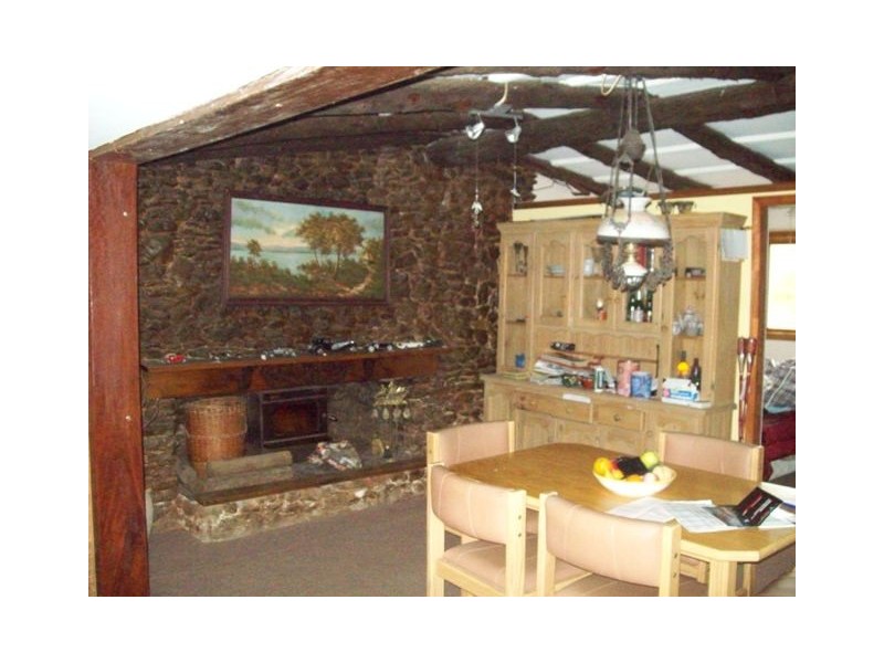 3 Marine, Macleay Island QLD 4184