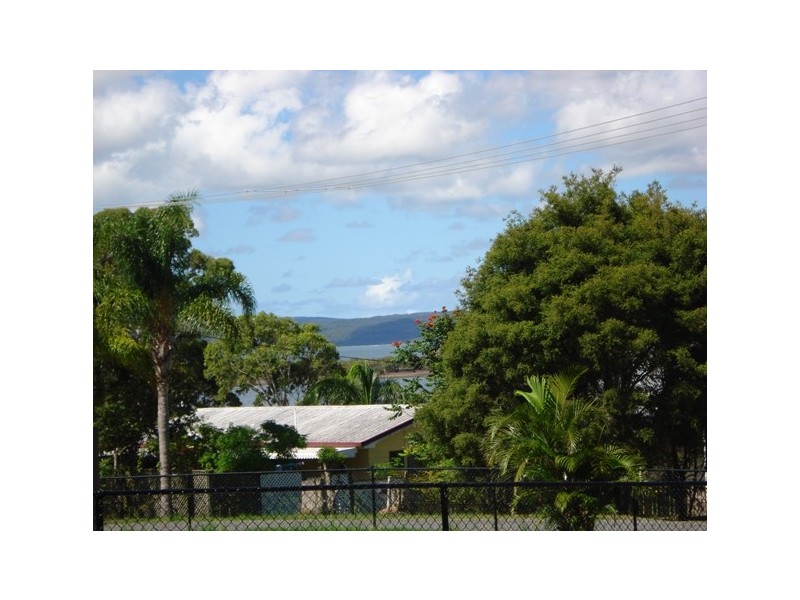 9 Koonwarra Pde, Macleay Island QLD 4184