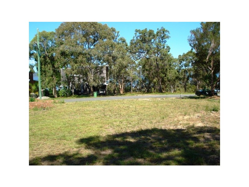 9 Koonwarra Pde, Macleay Island QLD 4184