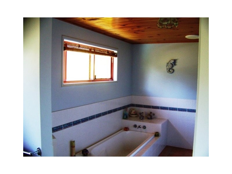 67 Beelong Street, Macleay Island QLD 4184