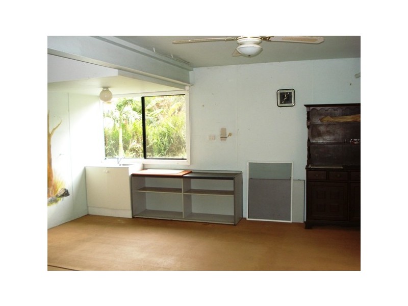 17 Halcyon Street, Lamb Island QLD 4184