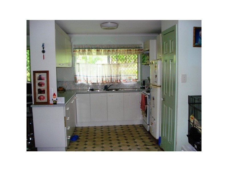 80 High Central Road, Macleay Island QLD 4184