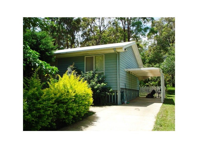 80 High Central Road, Macleay Island QLD 4184