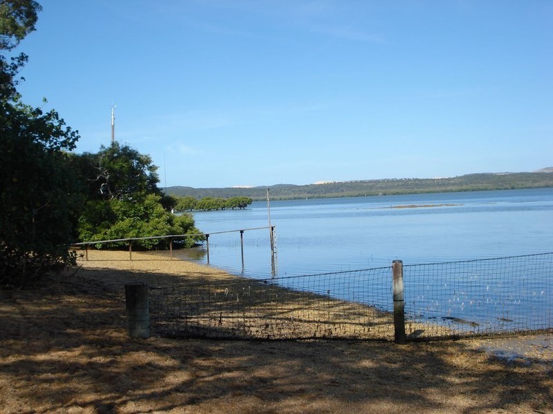 8 Resthaven Drive, Lamb Island QLD 4184