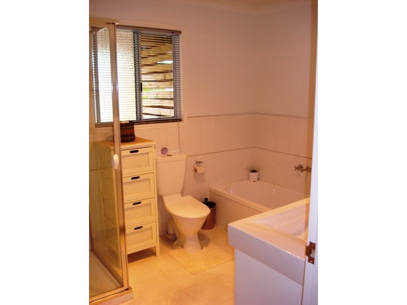 20 Devaney St, Macleay Island QLD 4184