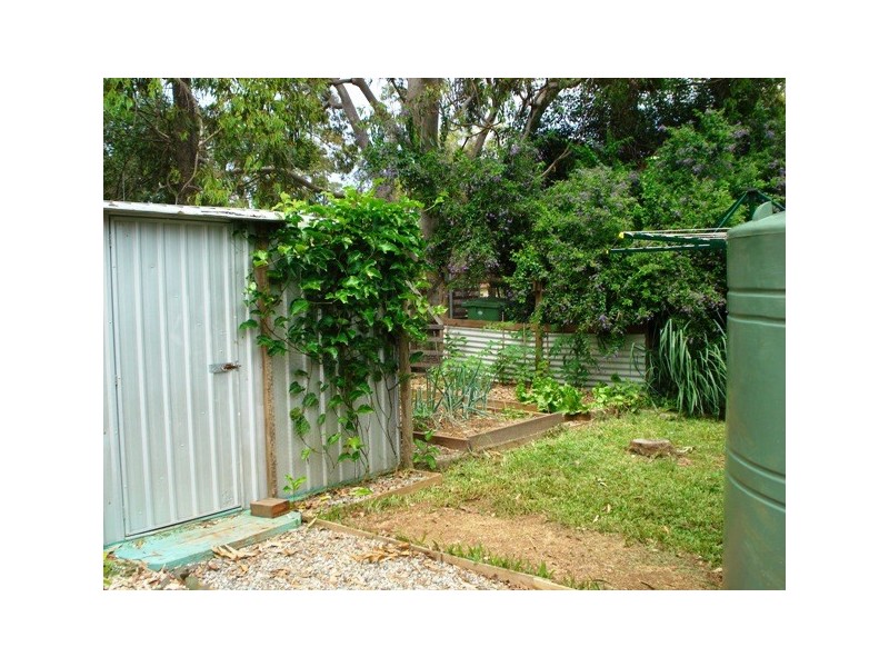 20 Devaney St, Macleay Island QLD 4184