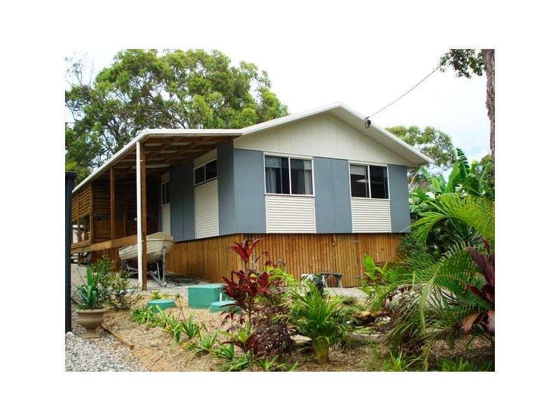 20 Devaney St, Macleay Island QLD 4184