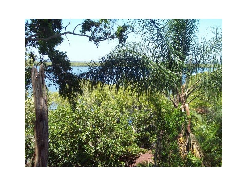 104 Western Road, Macleay Island QLD 4184