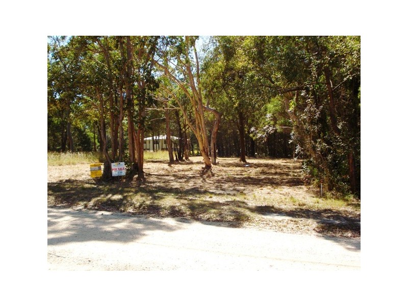 12 President Terrace, Macleay Island QLD 4184