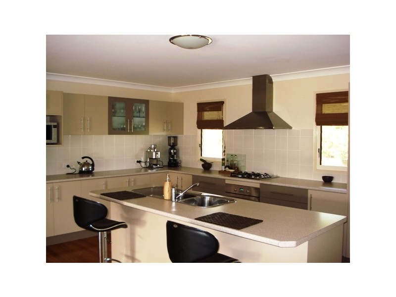 40 Mango Crescent, Macleay Island QLD 4184