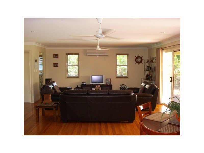 40 Mango Crescent, Macleay Island QLD 4184
