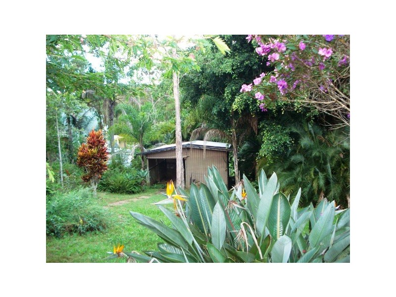 22 Pine Avenue, Lamb Island QLD 4184